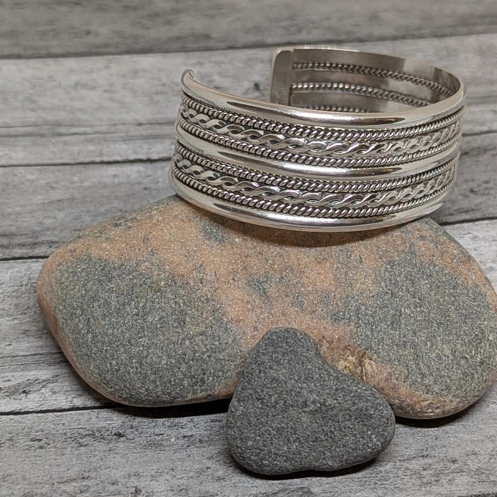 Tahe Signed Sterling Silver Bold Nine Banded Navajo Cuff Bracelet - Picture 7 of 11